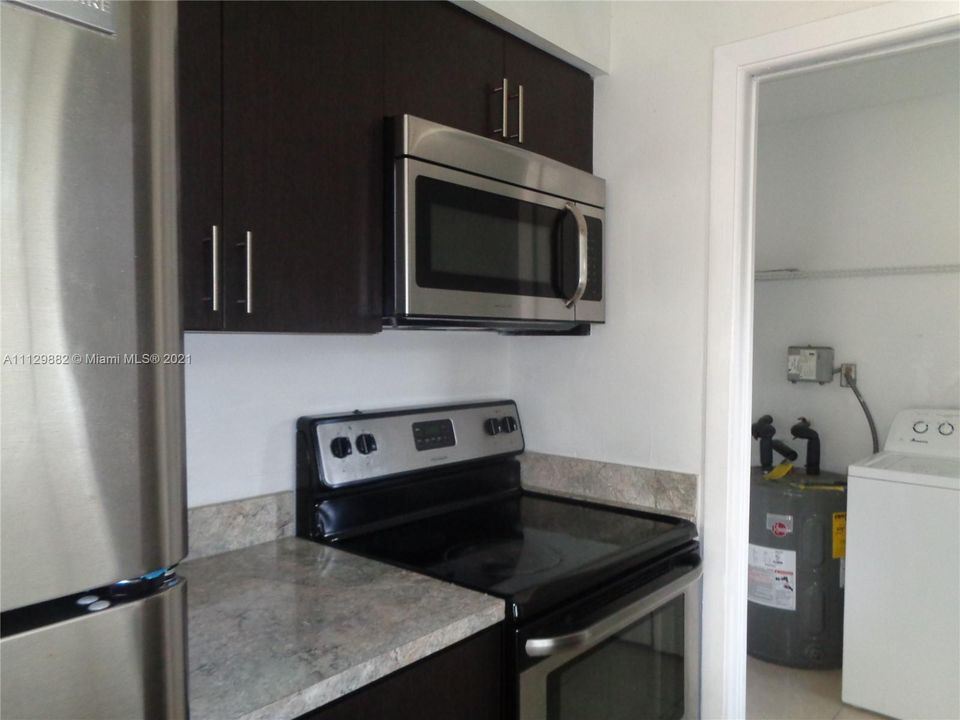 Recientemente alquilado: $1,950 (3 camas, 1 baños, 1025 Pies cuadrados)
