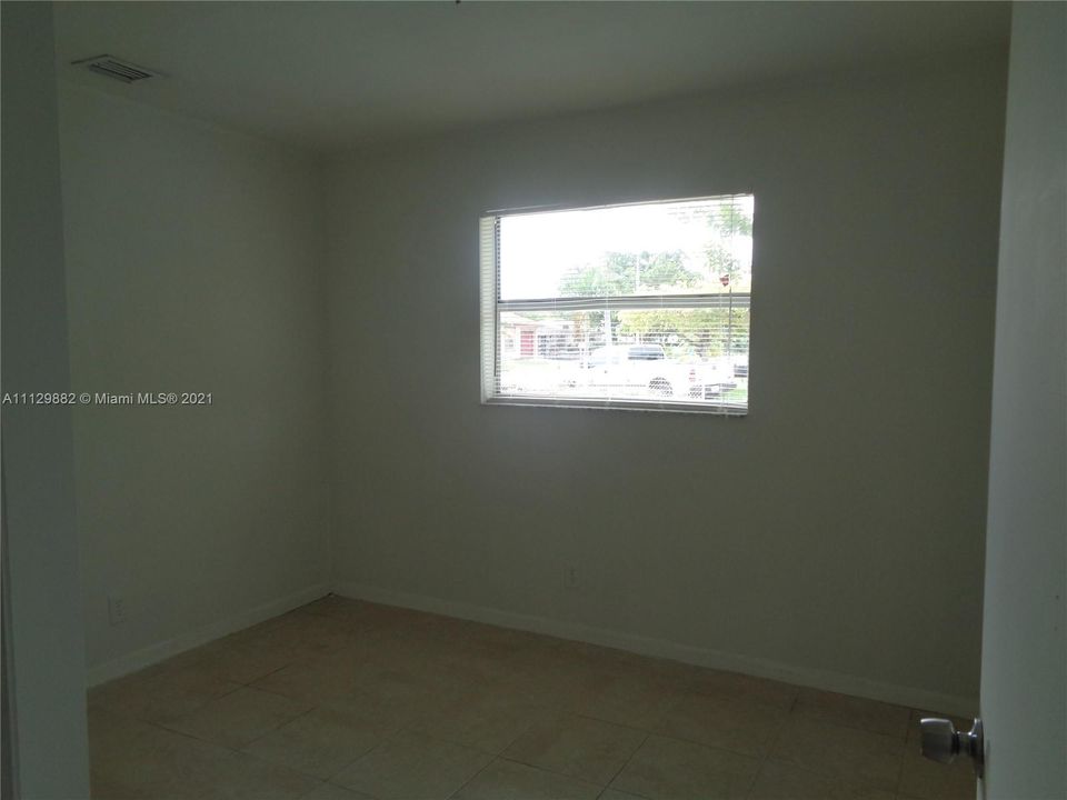 Recientemente alquilado: $1,950 (3 camas, 1 baños, 1025 Pies cuadrados)