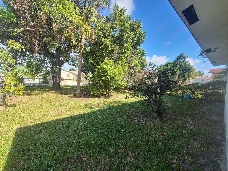 Recientemente alquilado: $1,950 (3 camas, 1 baños, 1025 Pies cuadrados)