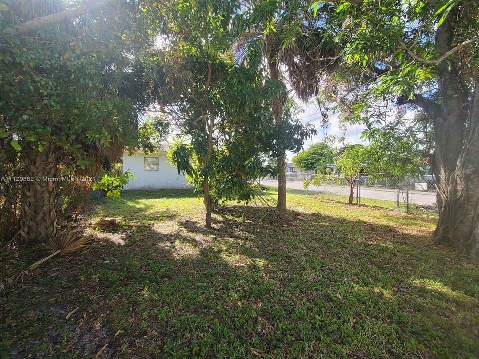 Recientemente alquilado: $1,950 (3 camas, 1 baños, 1025 Pies cuadrados)