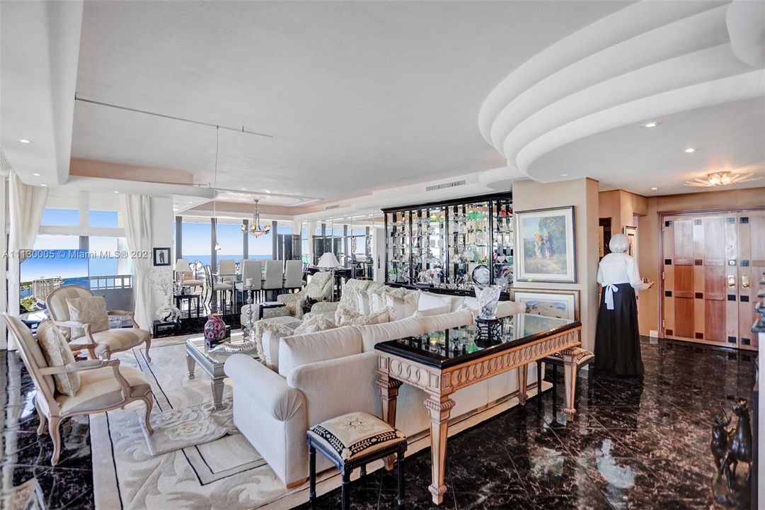 Recently Sold: $1,895,000 (3 beds, 2 baths, 2614 Square Feet)