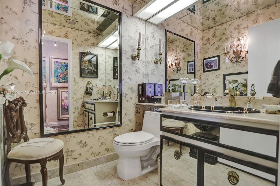 最近售出: $1,895,000 (3 贝兹, 2 浴室, 2614 平方英尺)