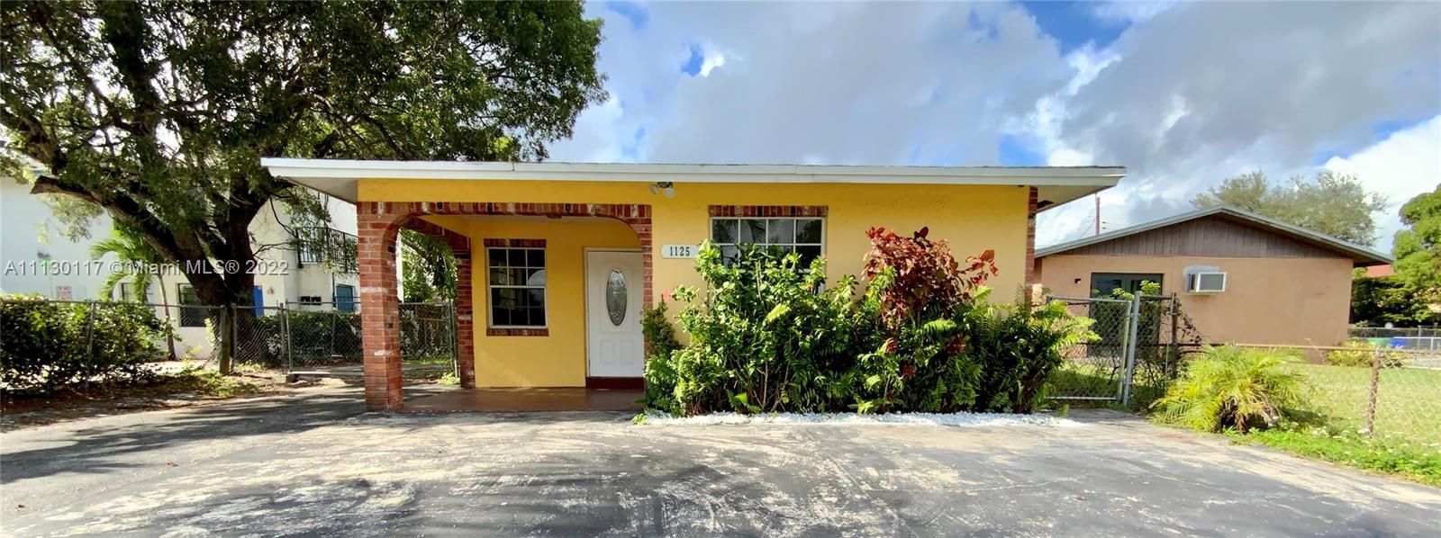 Recently Sold: $324,000 (5 beds, 2 baths, 1410 Square Feet)