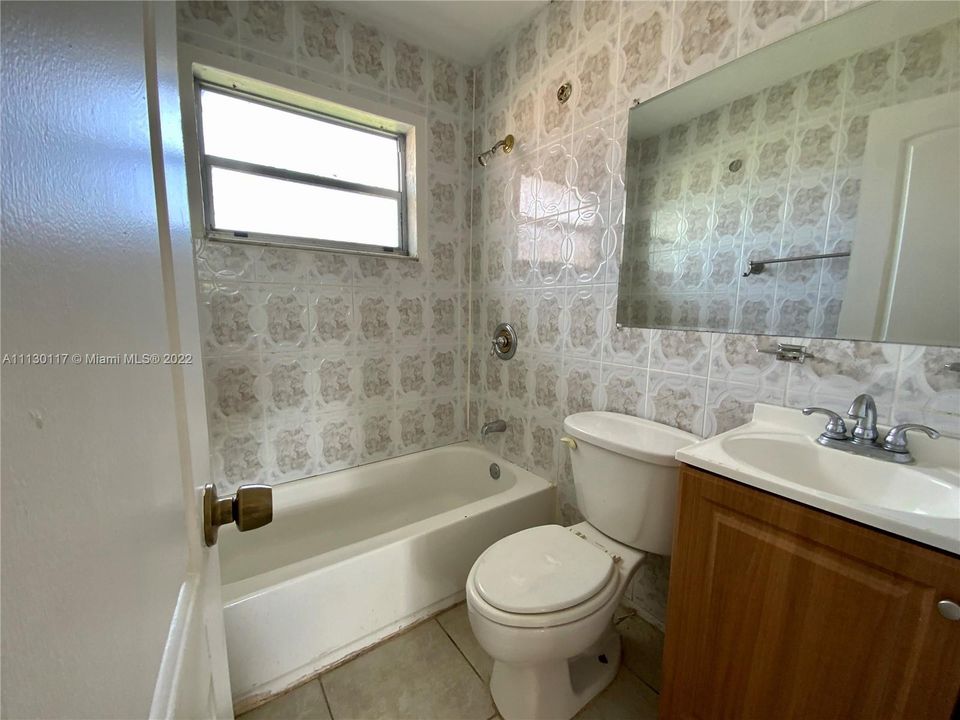最近售出: $324,000 (5 贝兹, 2 浴室, 1410 平方英尺)