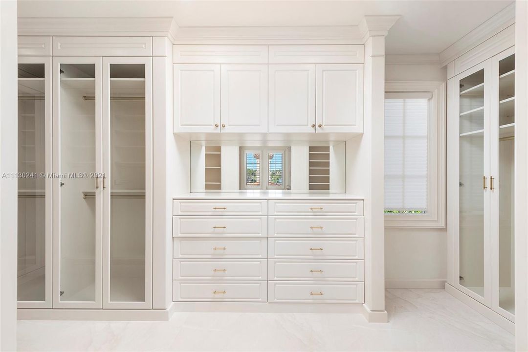 Master Suite - Walk-in Closet 1