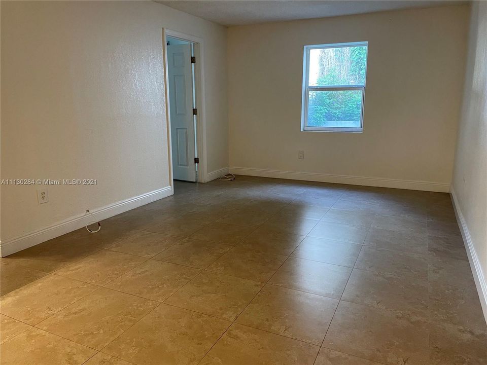 Recently Rented: $2,500 (2 beds, 1 baths, 719 Square Feet)