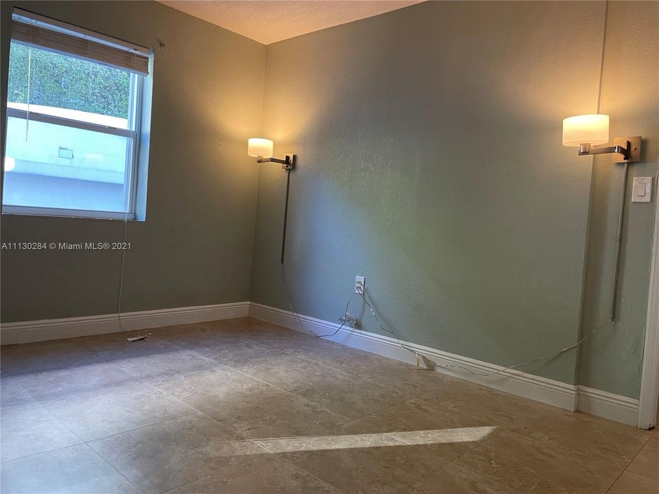Recently Rented: $2,500 (2 beds, 1 baths, 719 Square Feet)