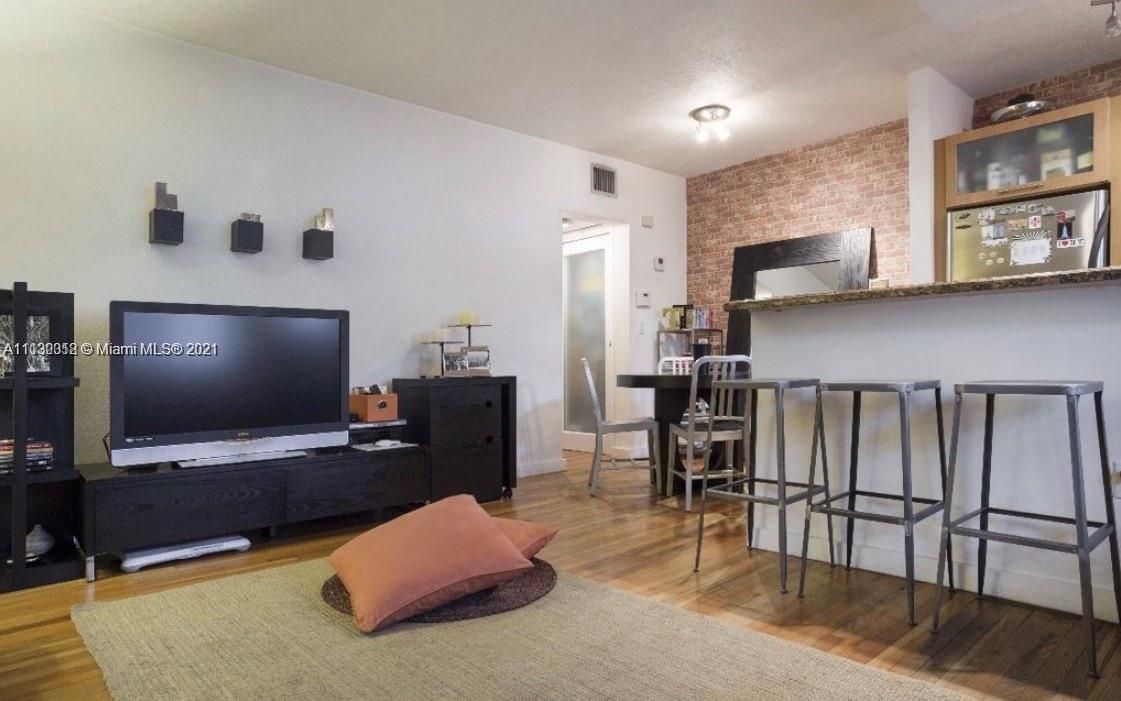 Recently Rented: $1,950 (1 beds, 1 baths, 650 Square Feet)