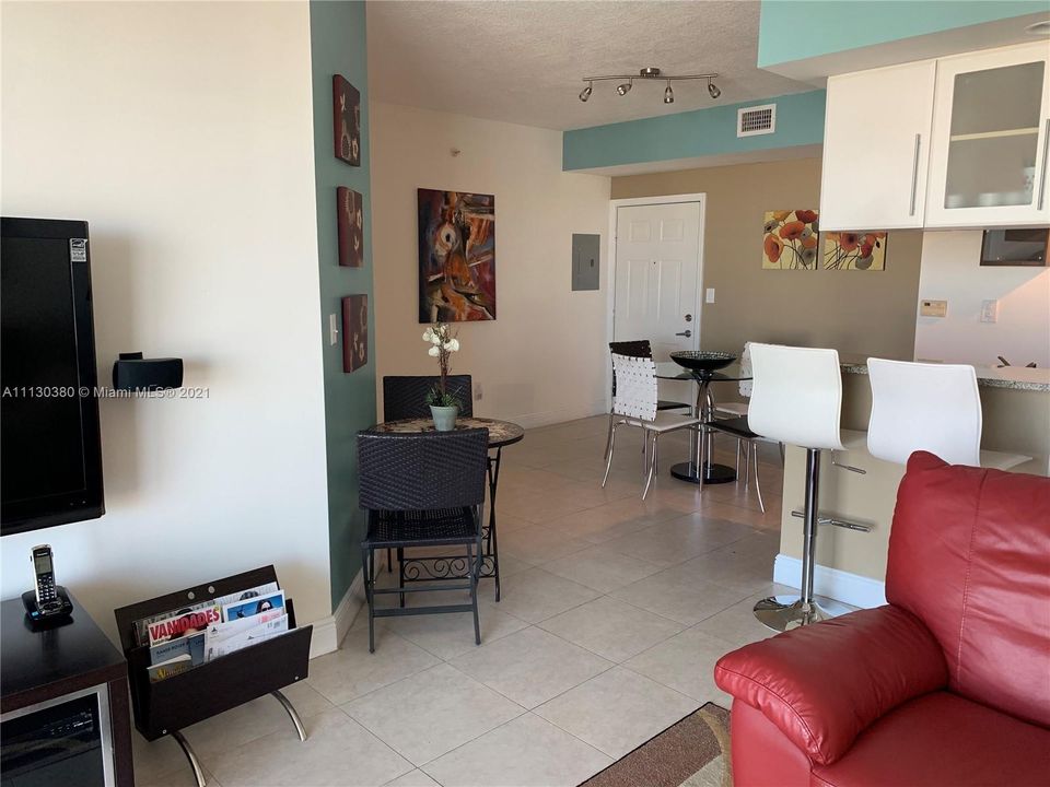 Recently Rented: $2,850 (1 beds, 1 baths, 763 Square Feet)