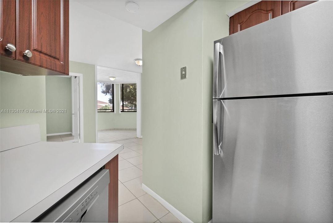 Recently Sold: $165,000 (1 beds, 1 baths, 796 Square Feet)