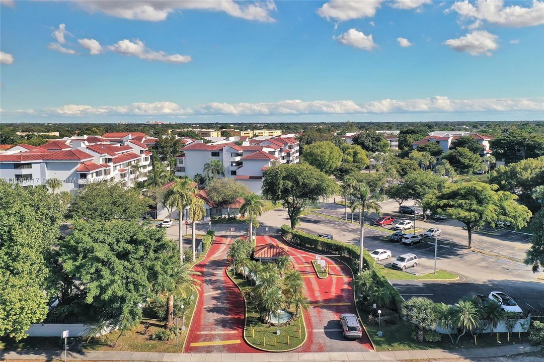 Recently Sold: $165,000 (1 beds, 1 baths, 796 Square Feet)