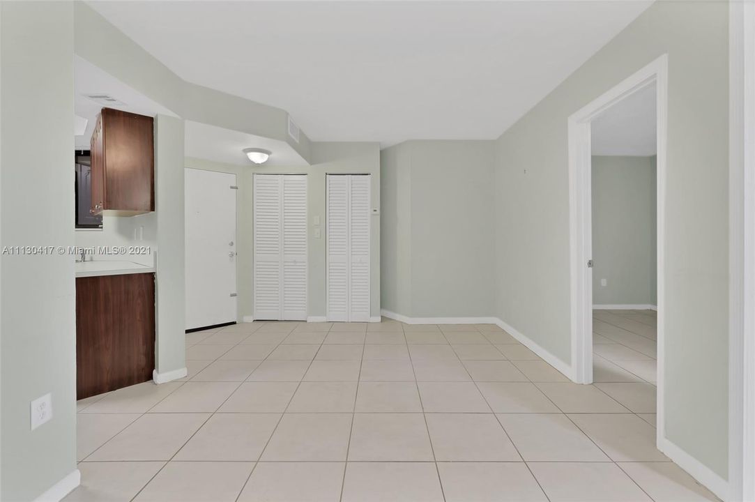 Recently Sold: $165,000 (1 beds, 1 baths, 796 Square Feet)