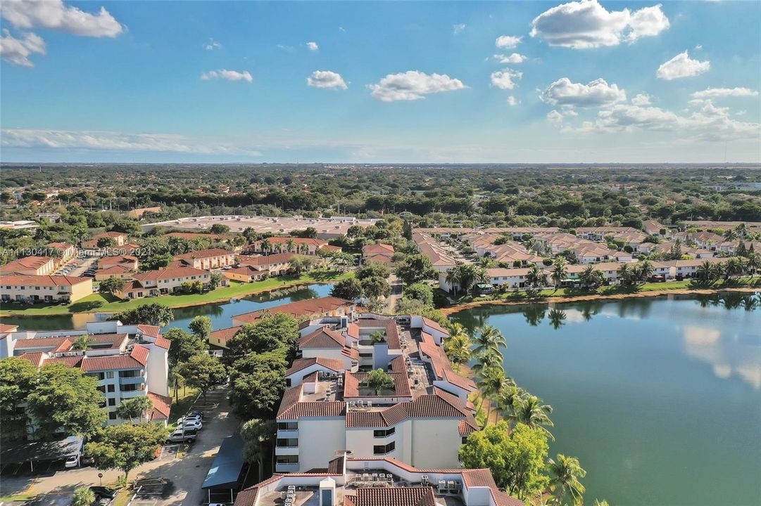 Recently Sold: $165,000 (1 beds, 1 baths, 796 Square Feet)