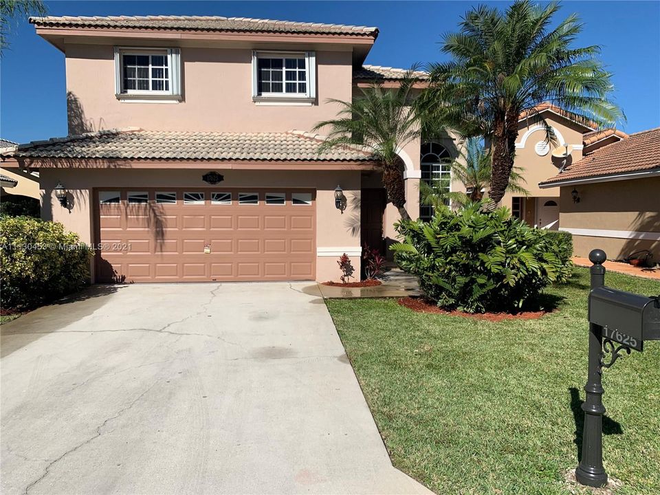 Recently Sold: $474,900 (3 beds, 2 baths, 1761 Square Feet)