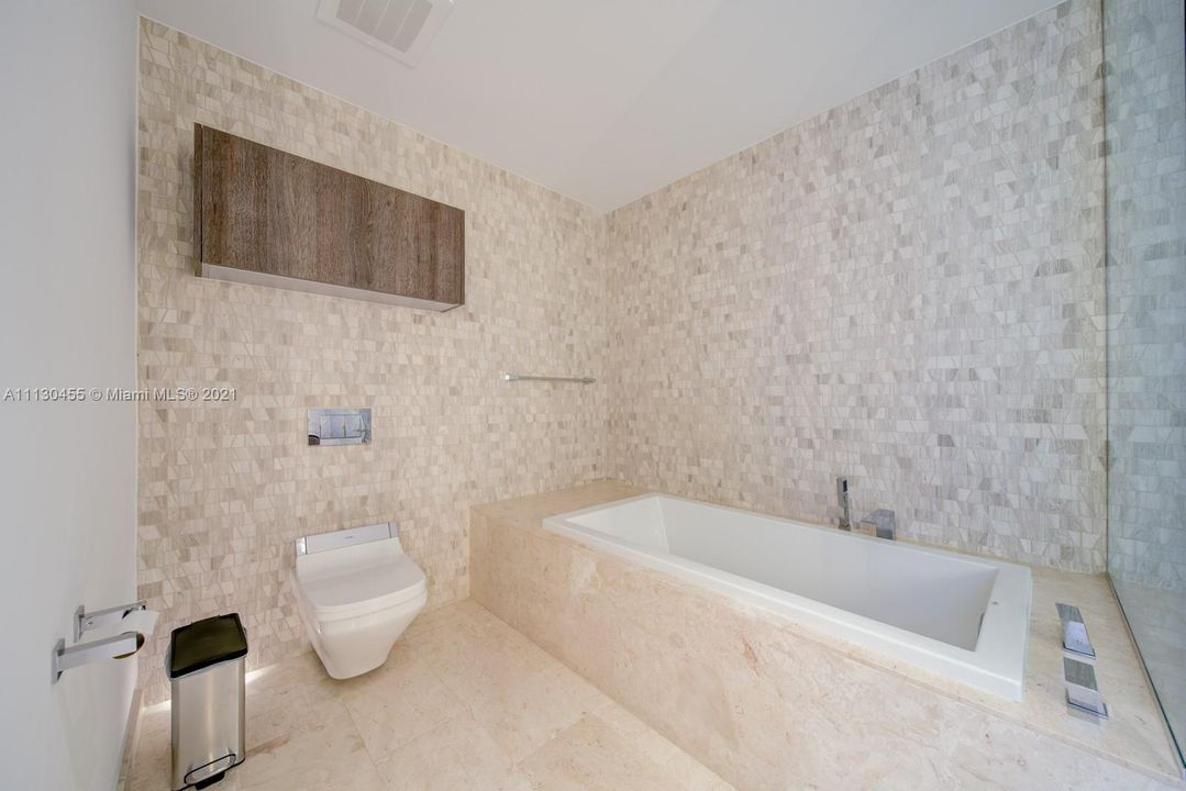 最近租的: $6,500 (2 贝兹, 2 浴室, 1374 平方英尺)