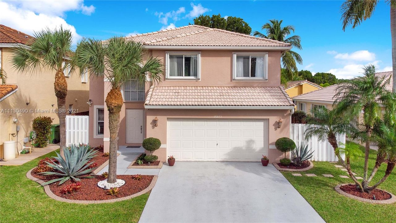 Recently Sold: $580,000 (3 beds, 2 baths, 2190 Square Feet)