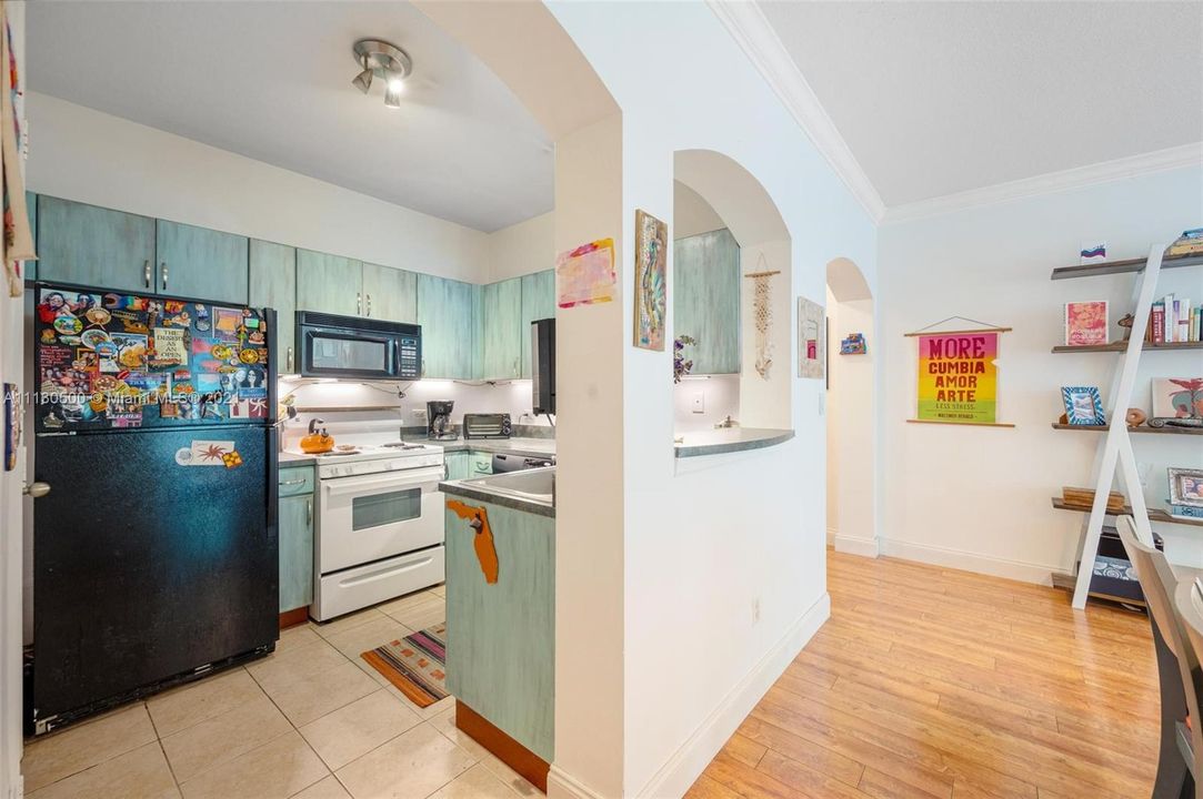 Recently Sold: $359,000 (1 beds, 1 baths, 757 Square Feet)
