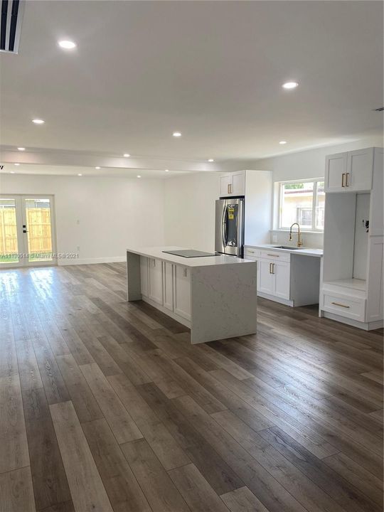 Recently Sold: $648,000 (3 beds, 2 baths, 1416 Square Feet)