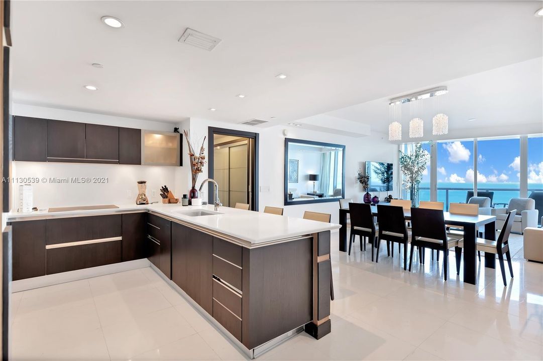 Recently Sold: $2,200,000 (3 beds, 3 baths, 1927 Square Feet)