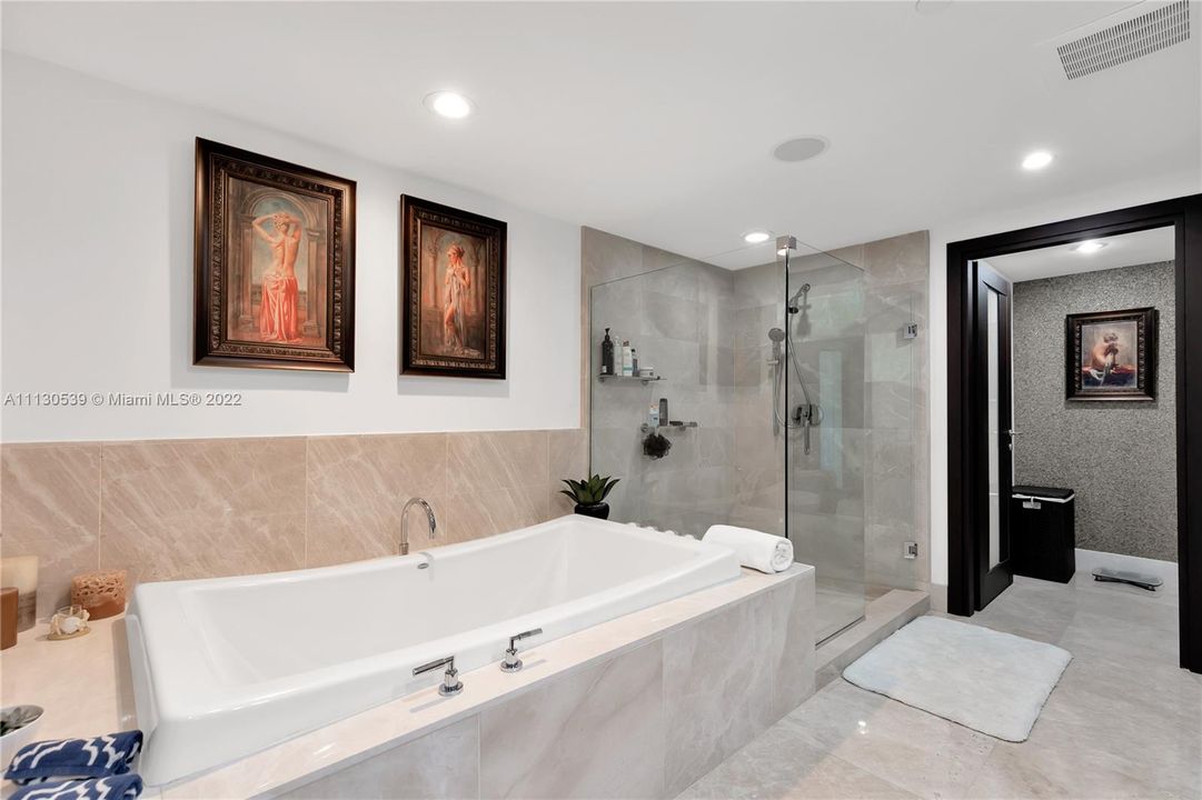 Недавно продано: $2,200,000 (3 спален, 3 ванн, 1927 Квадратных фут)