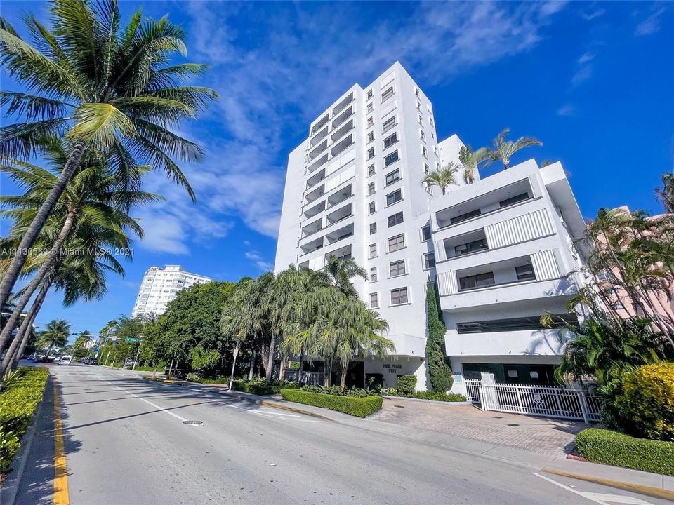 Recently Sold: $420,000 (2 beds, 2 baths, 1010 Square Feet)