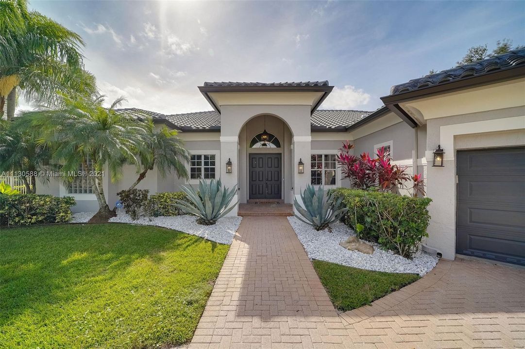 Recently Sold: $1,345,000 (4 beds, 4 baths, 3641 Square Feet)
