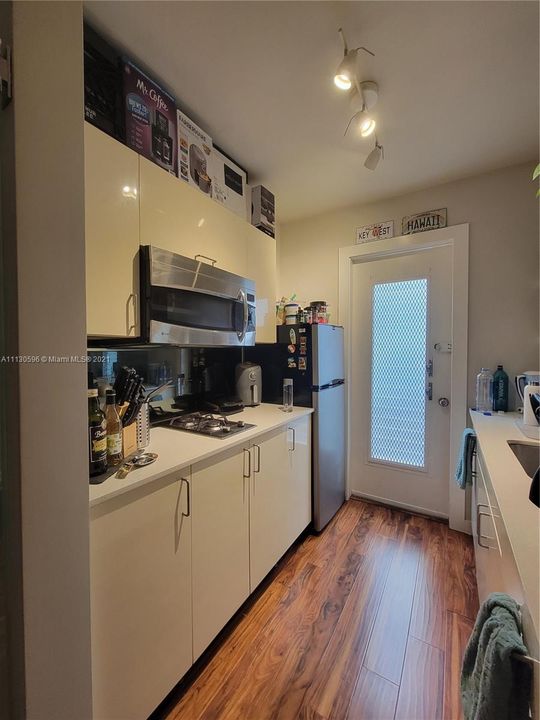 Recently Rented: $1,750 (0 beds, 1 baths, 500 Square Feet)