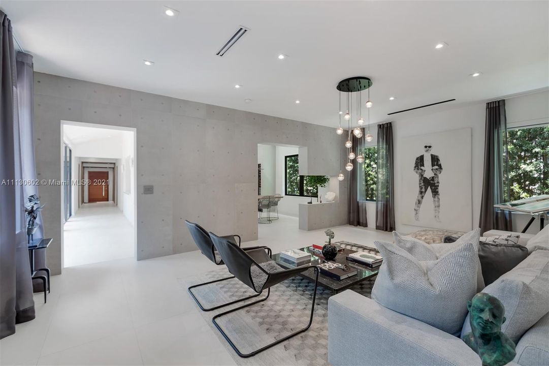 Recently Sold: $2,999,999 (3 beds, 3 baths, 2316 Square Feet)