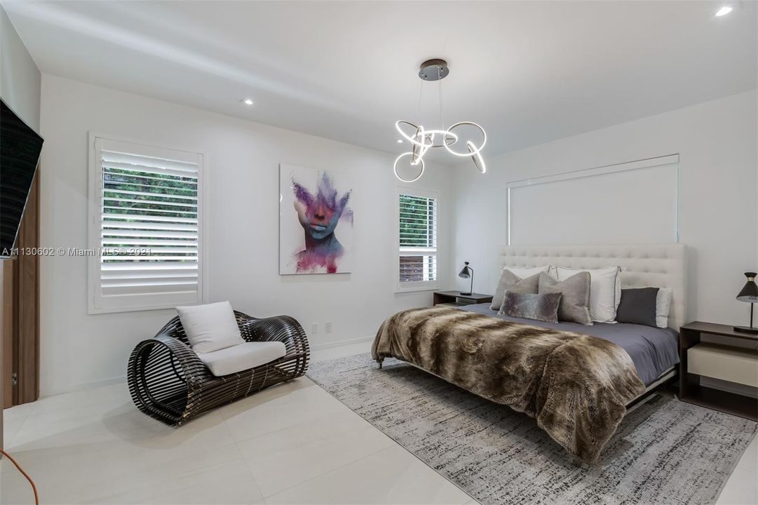 Recently Sold: $2,999,999 (3 beds, 3 baths, 2316 Square Feet)