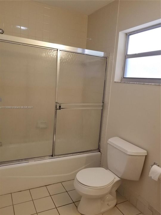 Recently Rented: $1,650 (2 beds, 1 baths, 1064 Square Feet)