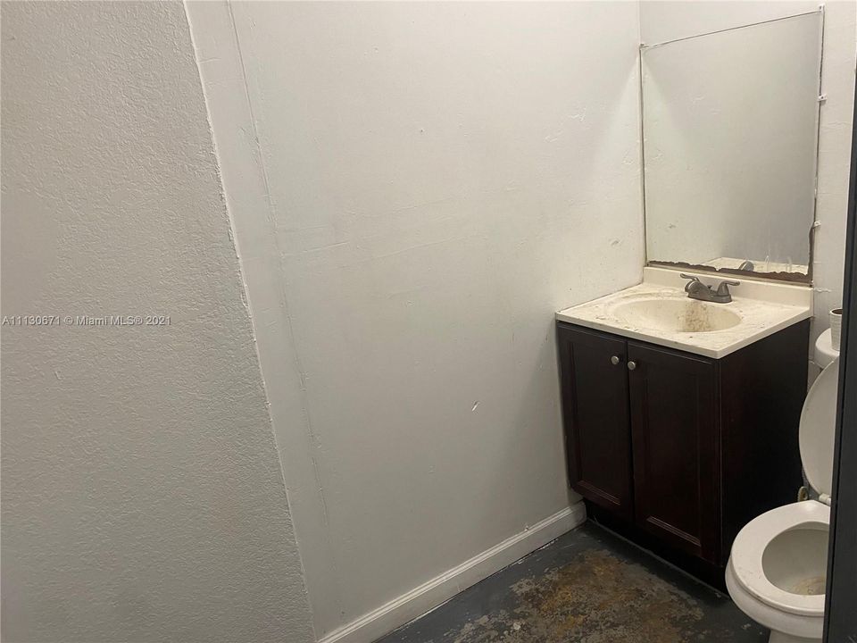 最近租的: $3,500 (0 贝兹, 0 浴室, 0 平方英尺)