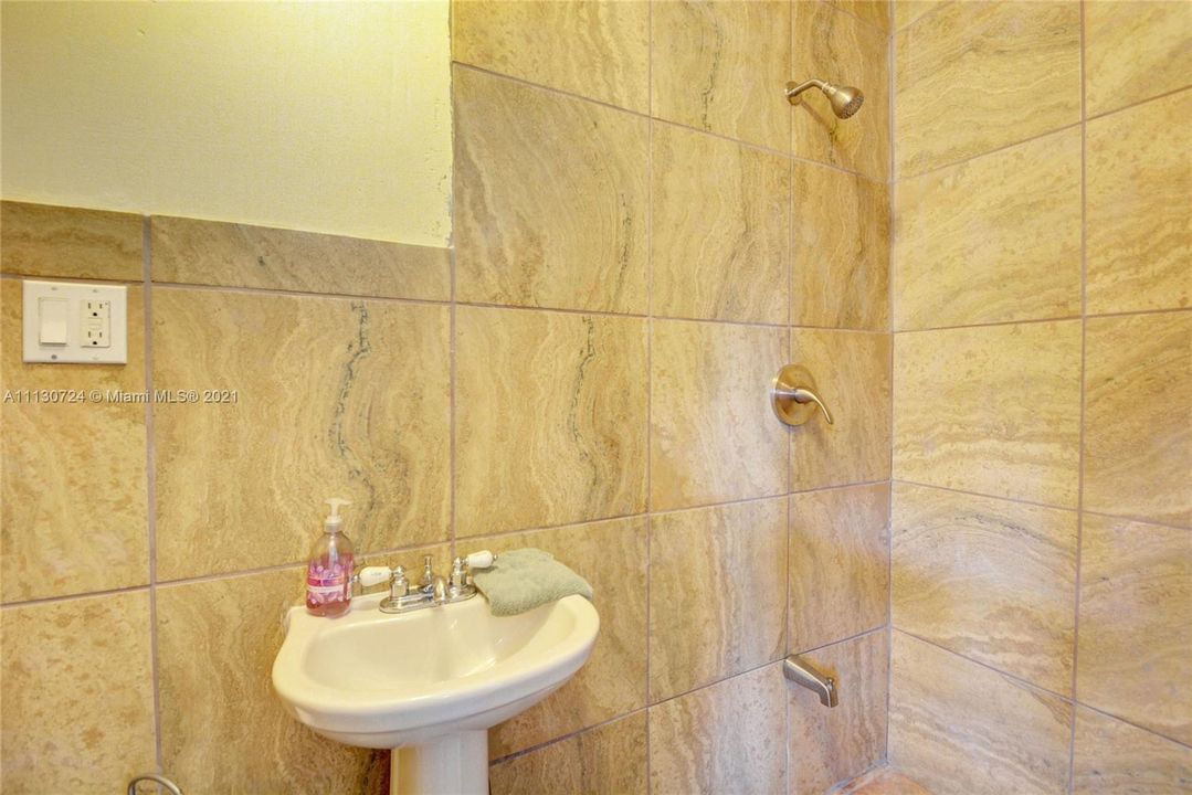 Recently Sold: $498,000 (3 beds, 2 baths, 2351 Square Feet)