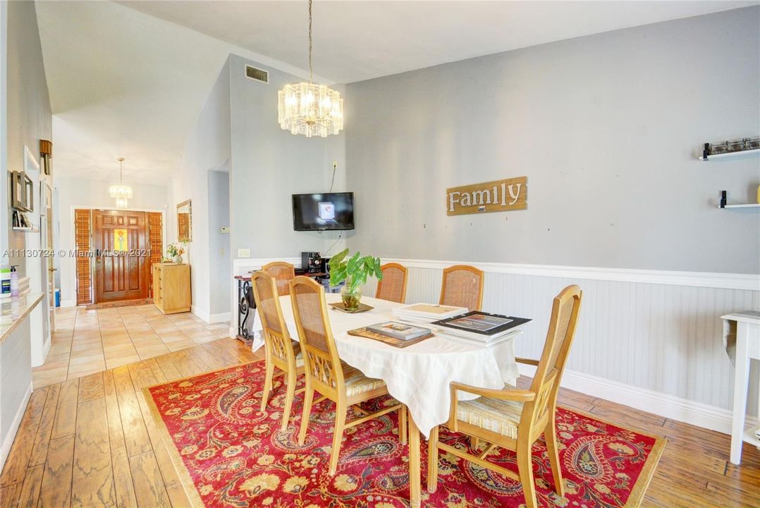 Recently Sold: $498,000 (3 beds, 2 baths, 2351 Square Feet)