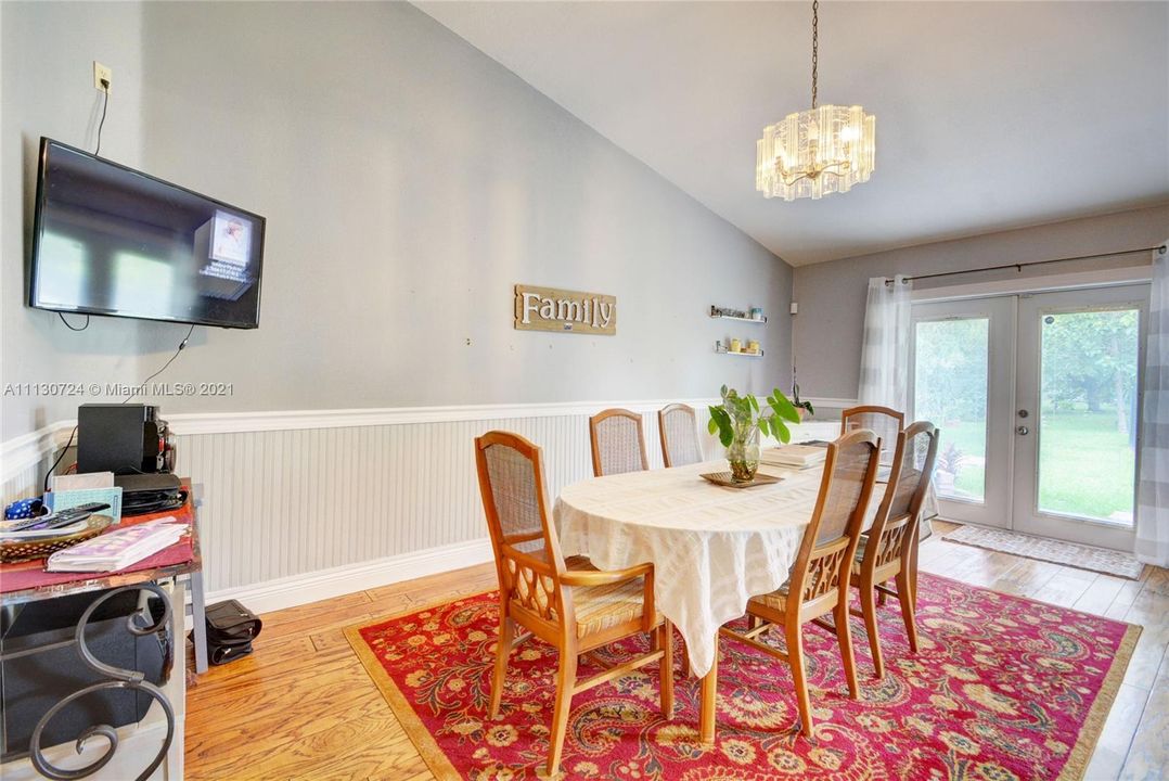 Recently Sold: $498,000 (3 beds, 2 baths, 2351 Square Feet)