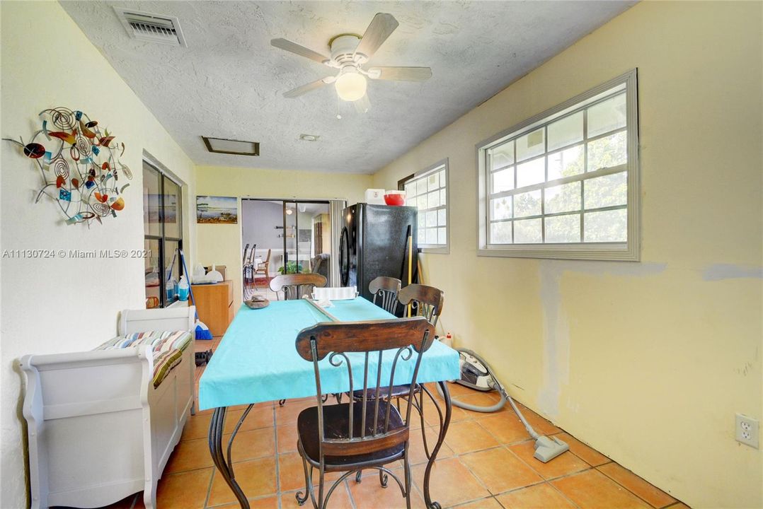 Recently Sold: $498,000 (3 beds, 2 baths, 2351 Square Feet)