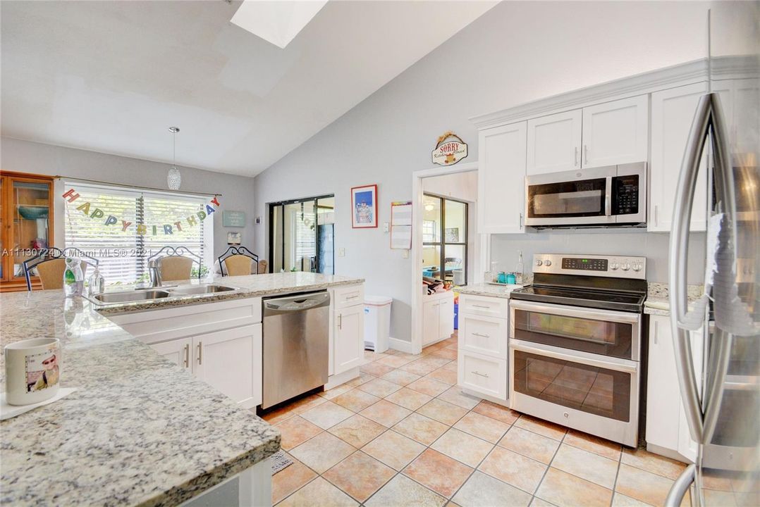 Recently Sold: $498,000 (3 beds, 2 baths, 2351 Square Feet)