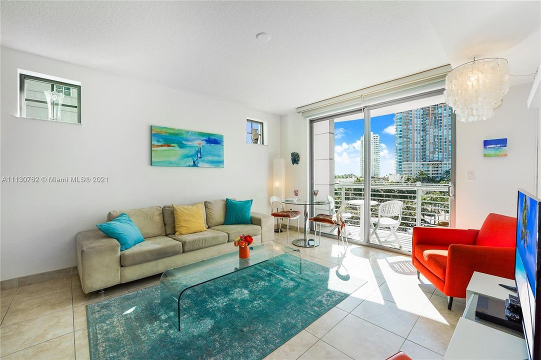 Recently Sold: $485,000 (1 beds, 1 baths, 686 Square Feet)