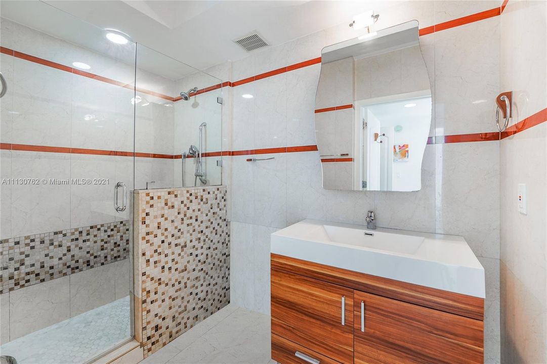 最近售出: $485,000 (1 贝兹, 1 浴室, 686 平方英尺)