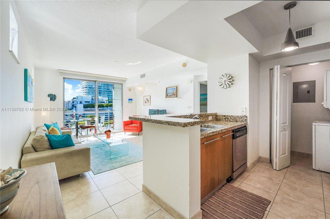 Recently Sold: $485,000 (1 beds, 1 baths, 686 Square Feet)