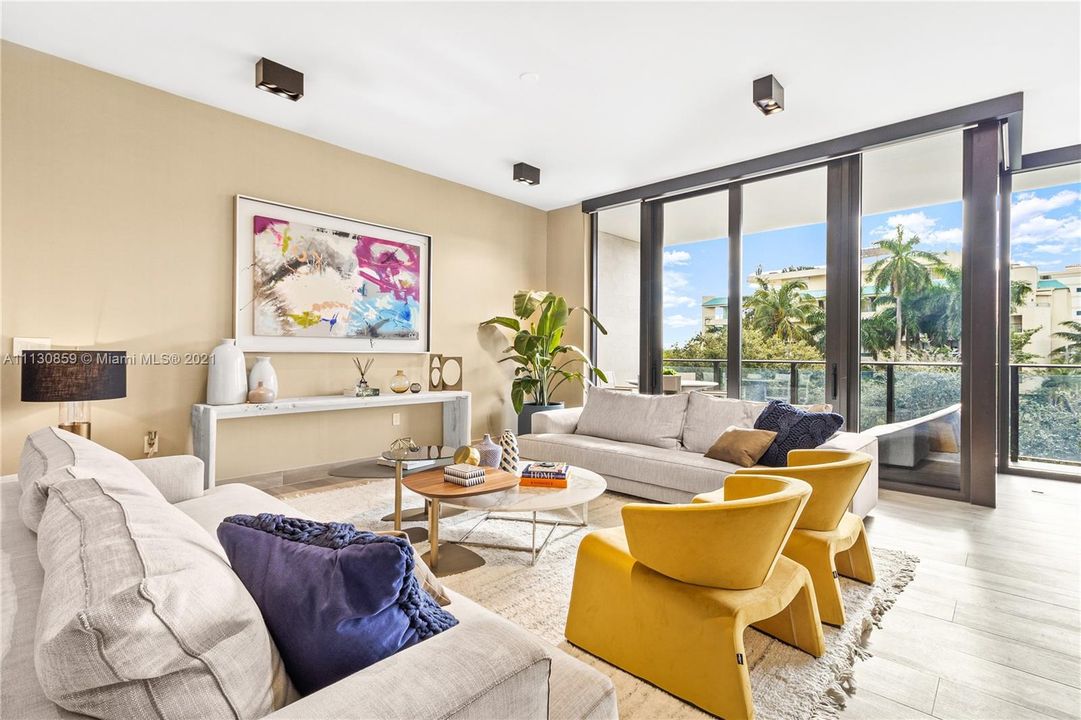 Recently Sold: $3,590,000 (3 beds, 4 baths, 2569 Square Feet)