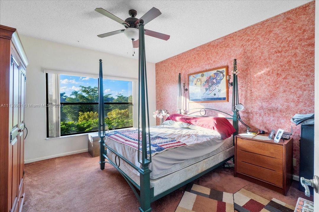 Vendido Recientemente: $129,000 (3 camas, 3 baños, 1513 Pies cuadrados)