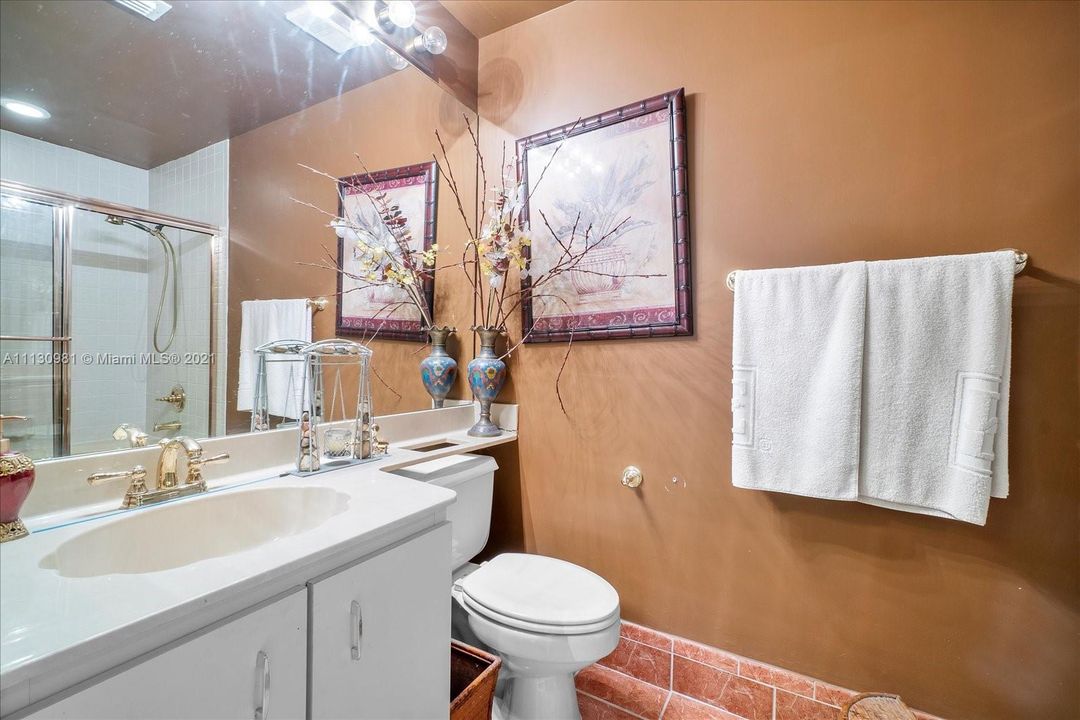 Vendido Recientemente: $129,000 (3 camas, 3 baños, 1513 Pies cuadrados)