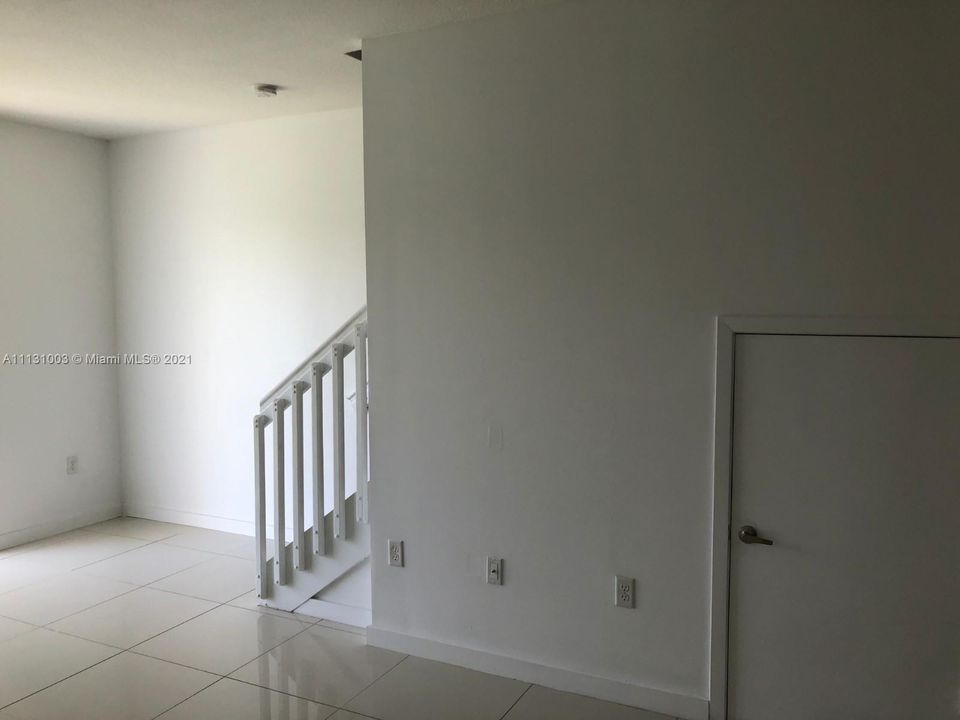 Recently Rented: $1,750 (2 beds, 2 baths, 1120 Square Feet)