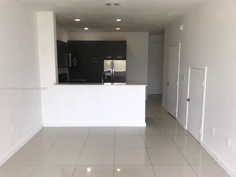 Recently Rented: $1,750 (2 beds, 2 baths, 1120 Square Feet)