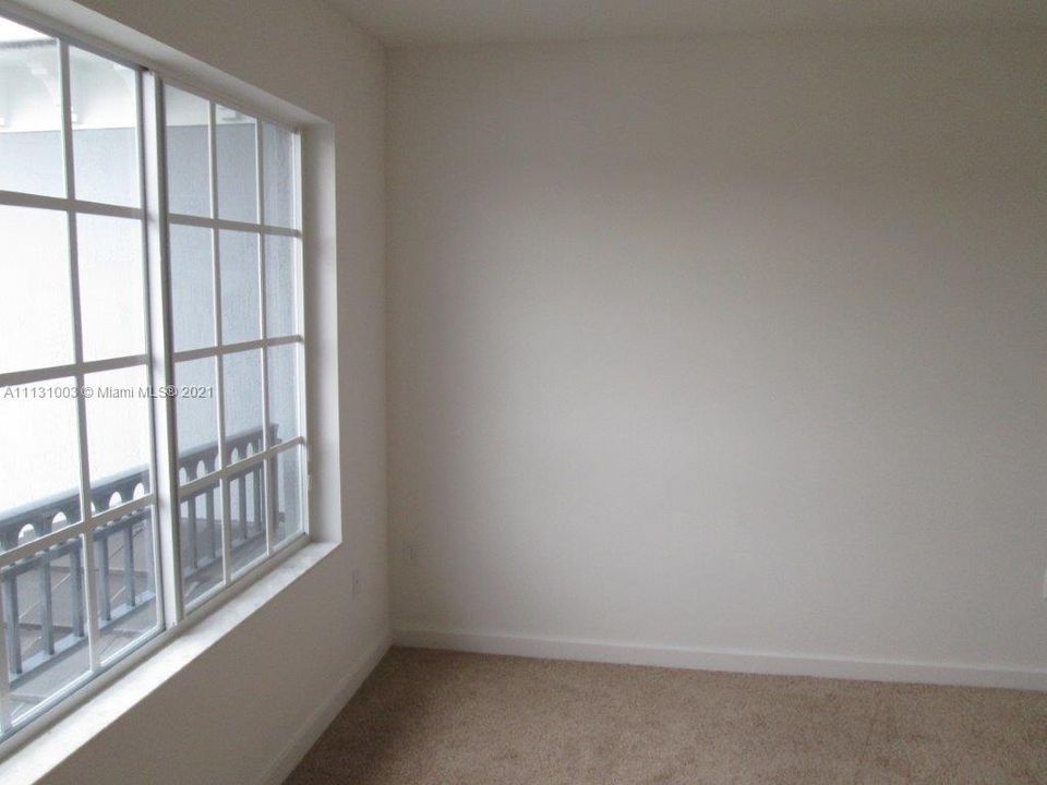 Recently Rented: $1,750 (2 beds, 2 baths, 1120 Square Feet)