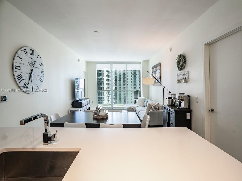 Recently Sold: $645,000 (2 beds, 2 baths, 1195 Square Feet)