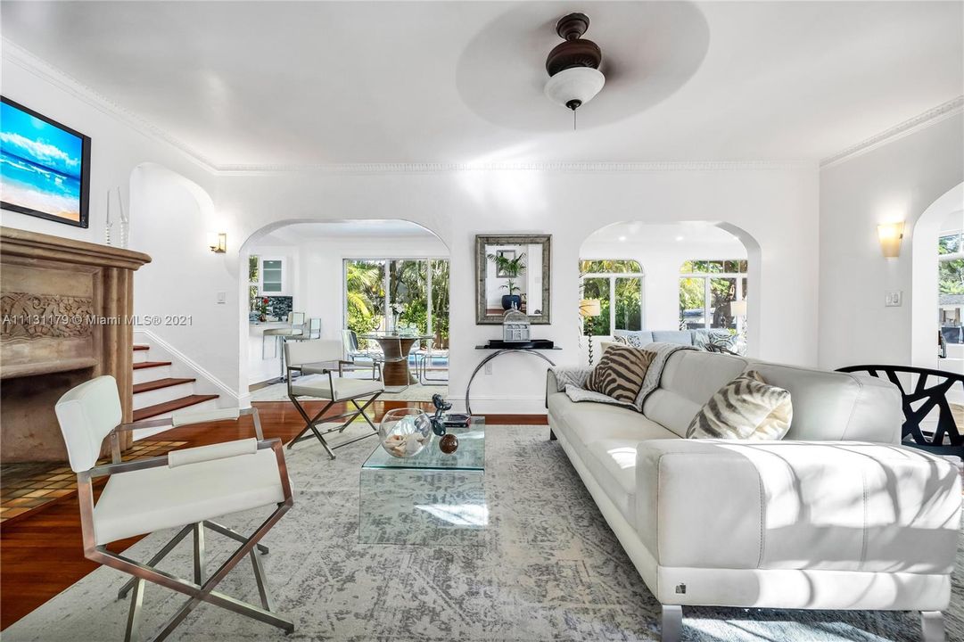 Recently Sold: $1,850,000 (4 beds, 4 baths, 3368 Square Feet)