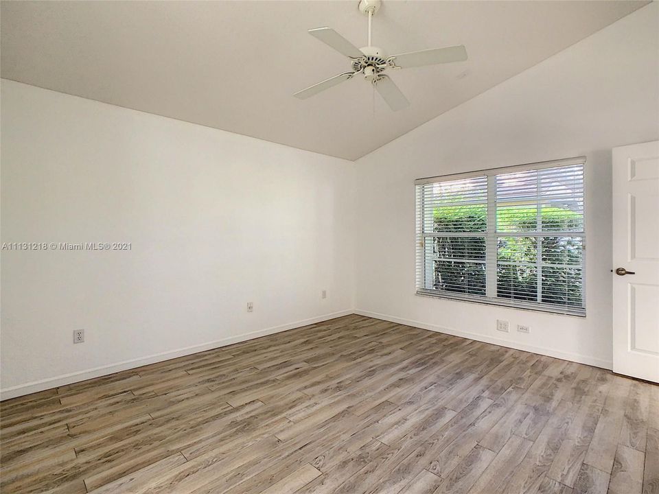 Recently Rented: $4,500 (3 beds, 2 baths, 1628 Square Feet)