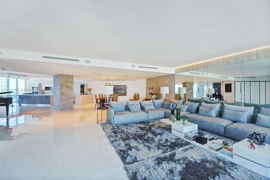 Recently Sold: $9,750,000 (3 beds, 4 baths, 5450 Square Feet)