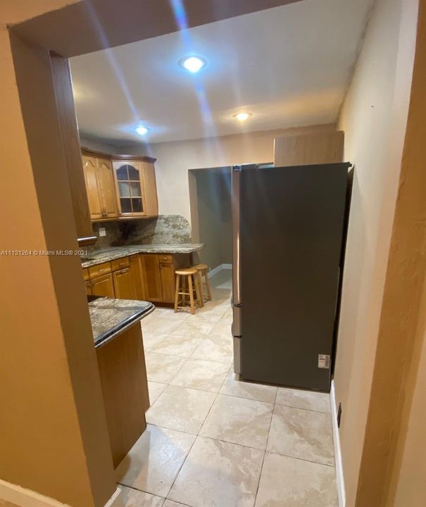 Recently Rented: $2,200 (2 beds, 1 baths, 1124 Square Feet)